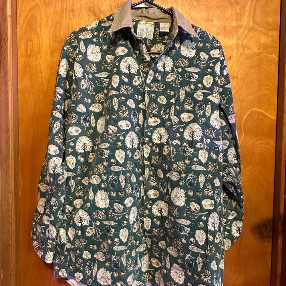 The Nature Company Leaf Button Up
